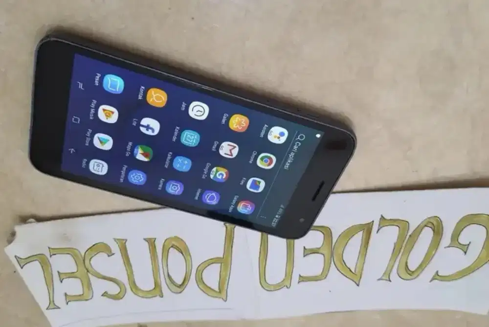 Galaxi J2 Core.Golden Ponsel