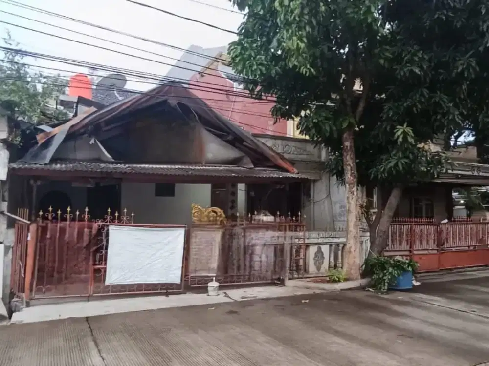 Dijual rumah tua di kompleks Walikota Kelapa Gading, Dekat ke mall kelapa gading, Jalan Lebar