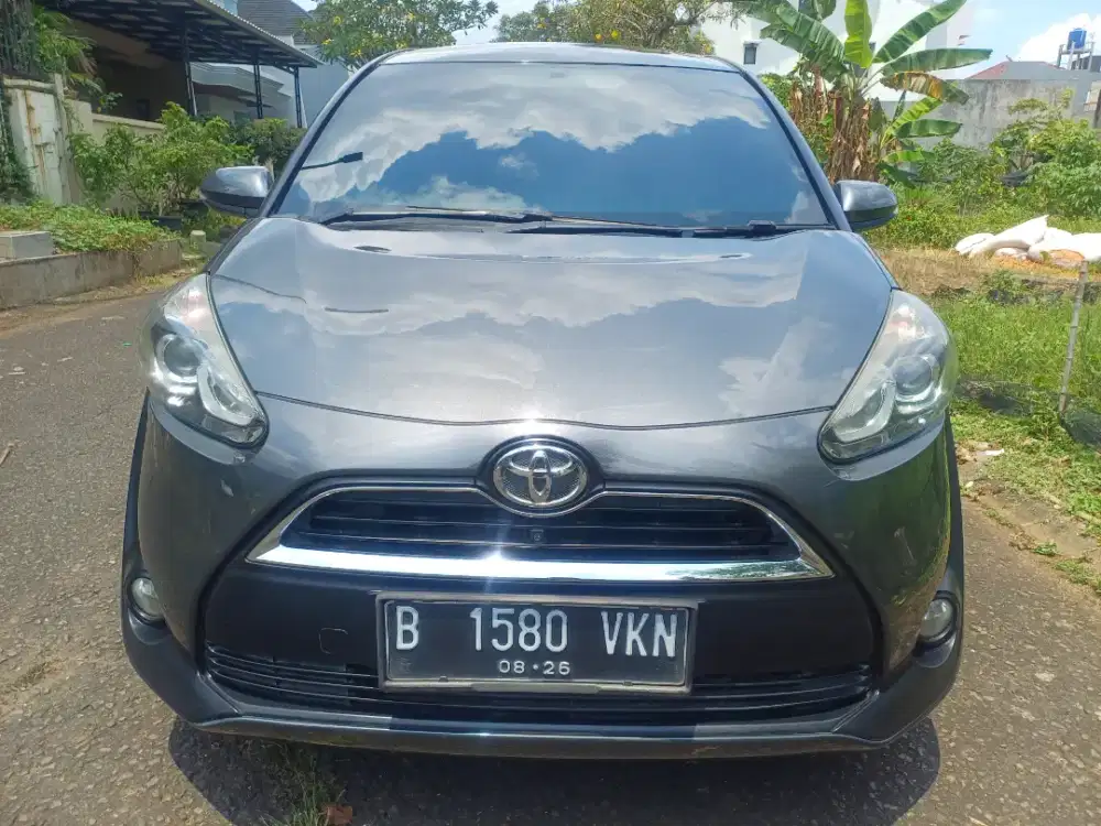 Toyota Sienta V A/T 2016 Tgn 1 Pakaian Sendiri Bagus Skl Spt Baru