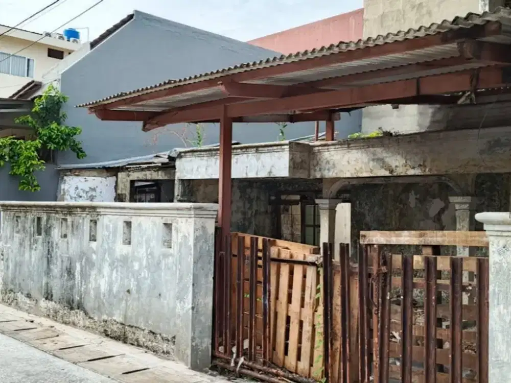 Dijual rumah tua di Gading Mas Kelapa Gading, Hitung Tanah, Murah