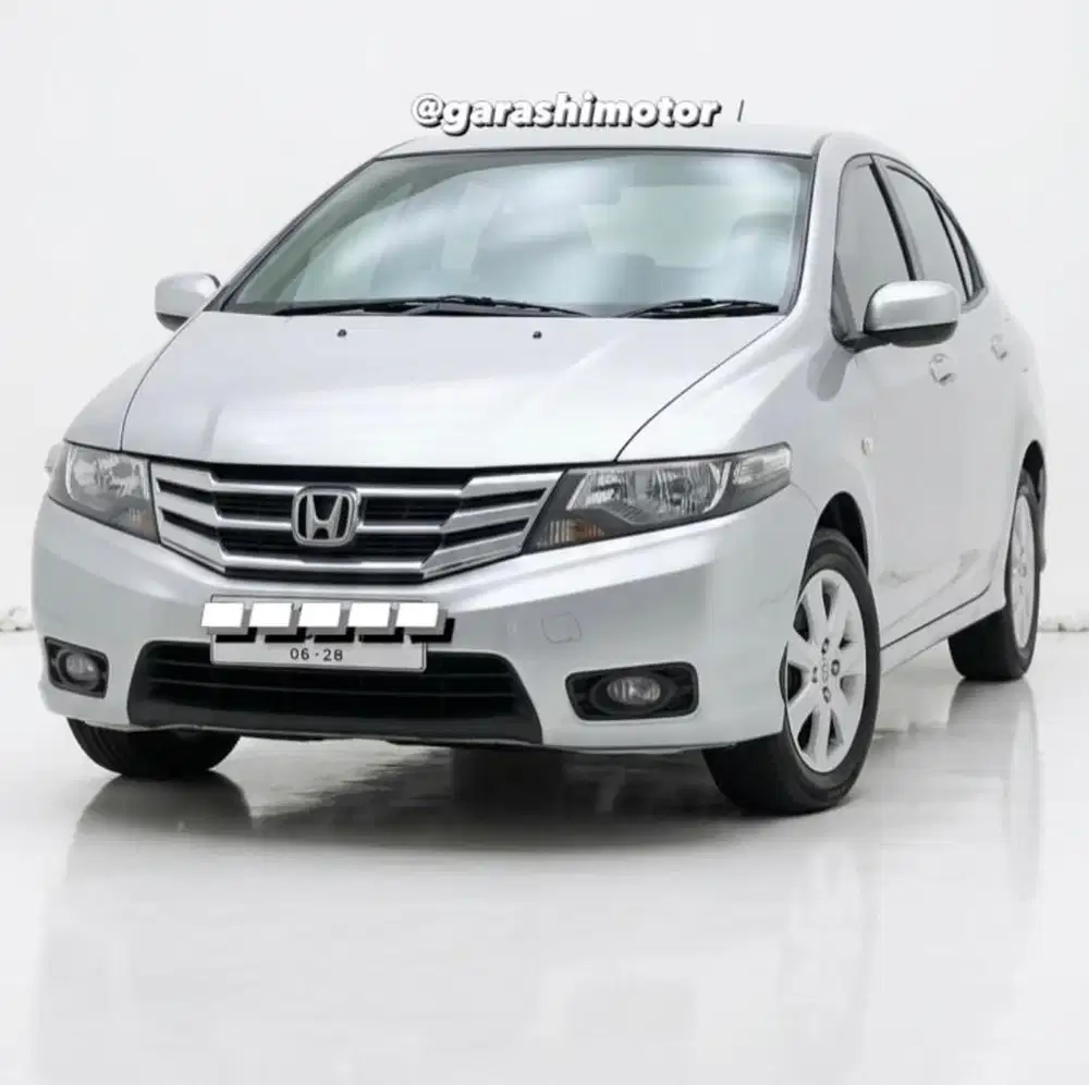 Honda City 2013 1,5 S A/T silver mobil mulus jual cepattt pajak on