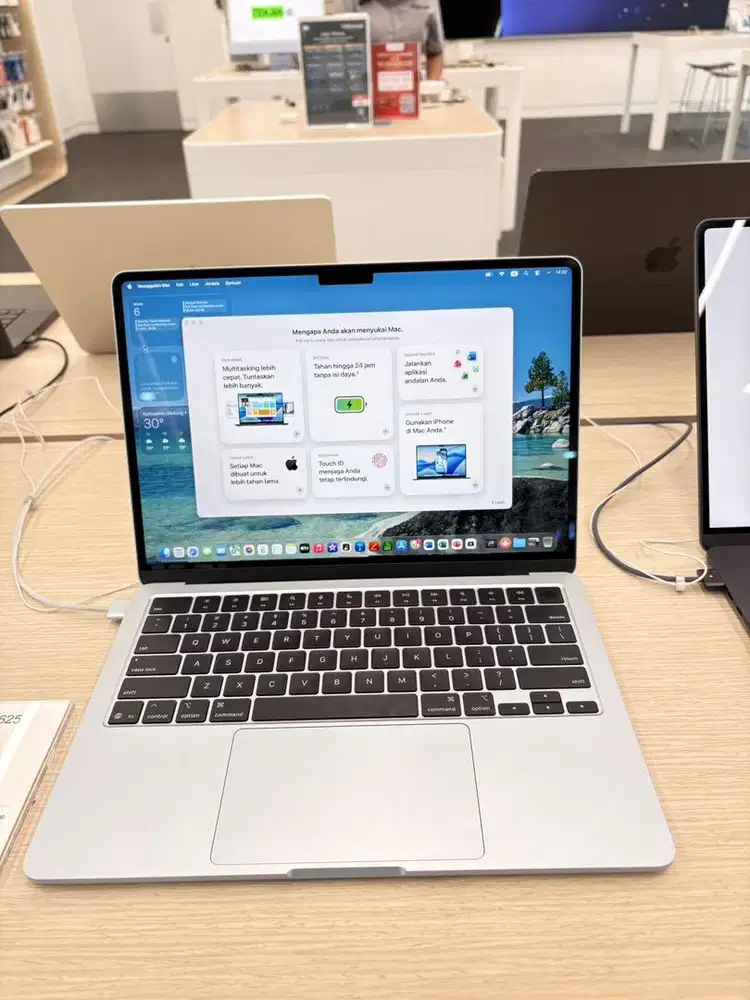 Macbook air M4 resmi apple bisa cash dan credit syart KTP