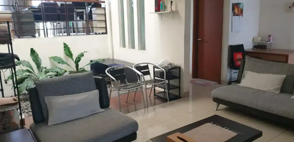 Dijual Rumah 4 Lantai di Istana Pasteur Regency Furnished