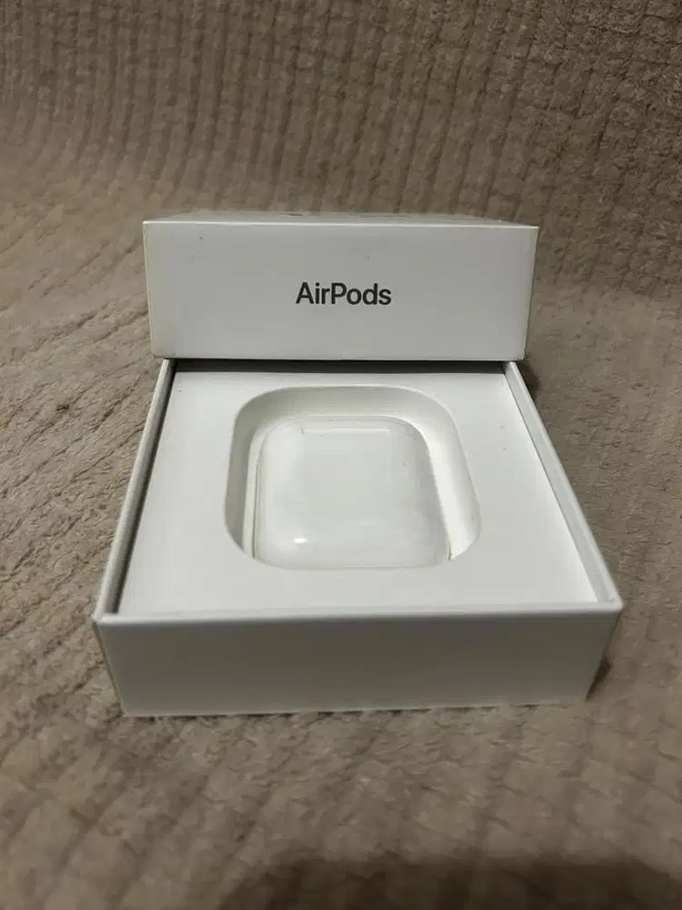 AirPods 2nd Gen Original (A2031 + Case)