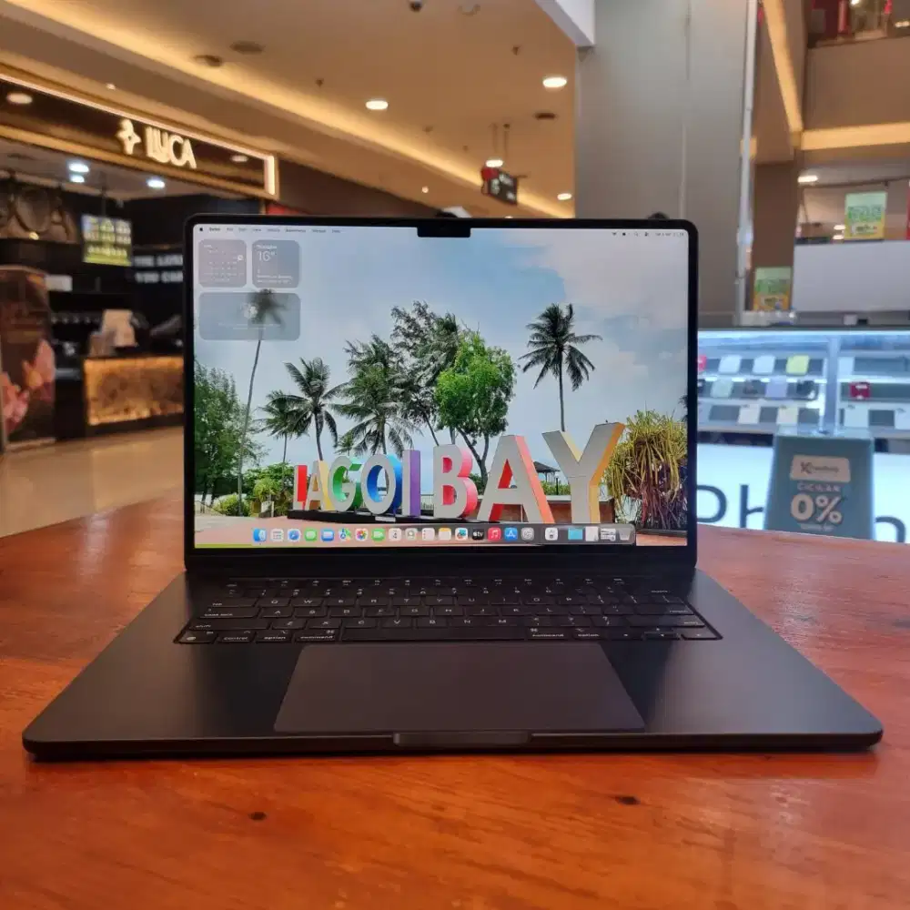 Macbook Air 15 inch , M2 2022