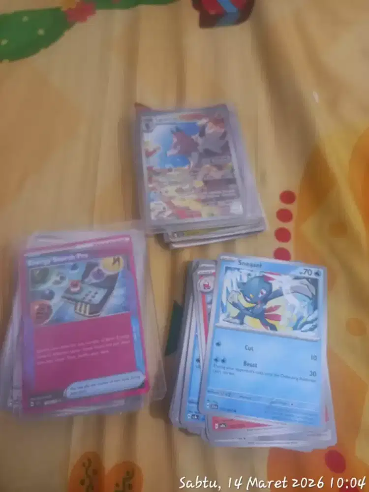Kartu pokemon asli  ada 200 lembar