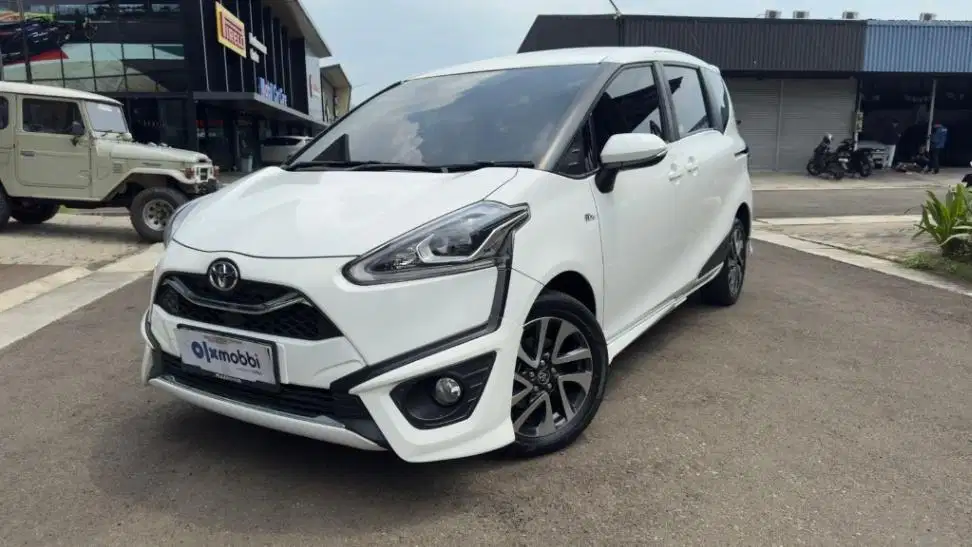 LOW DP Toyota Sienta 1.5 Q Bensin-AT 2022 WIJ