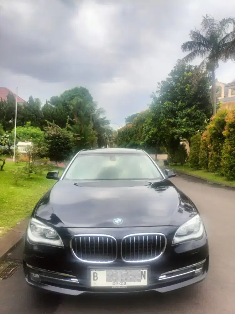 BMW 730 L.i AT thn 2013