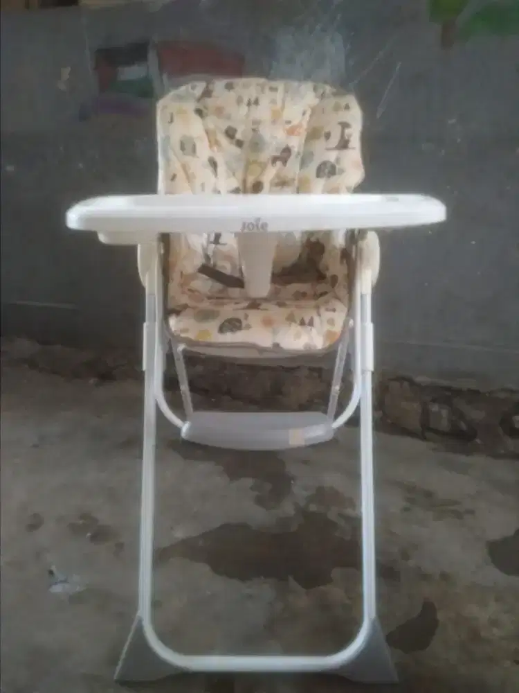 Kursi makan joie snacker 2in1