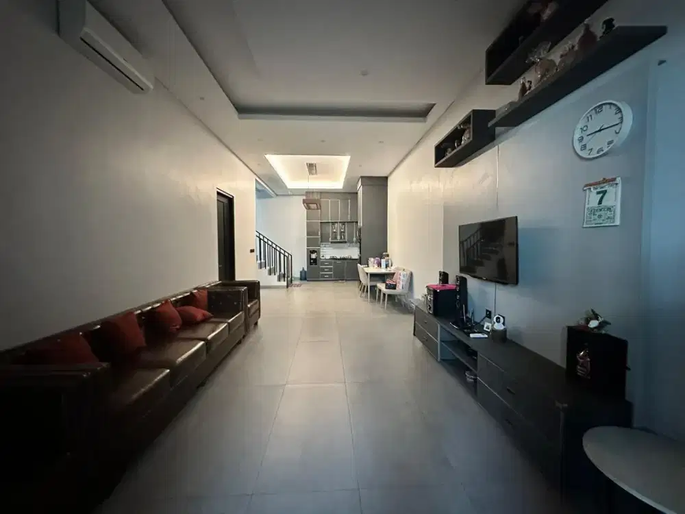 Dijual Cepat Rumah Taman Kencana. Luas 8X15m. Semi Furnish