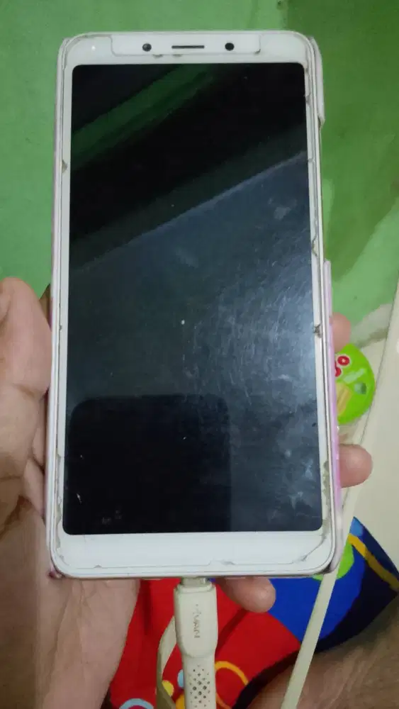 Dijual hp redmi 6A kondisi hp lecet pemakaian selebihnya normal,