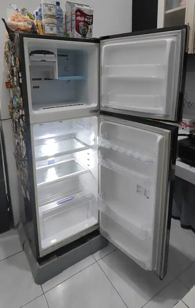 Kulkas Samsung 2 pintu, mulus, original