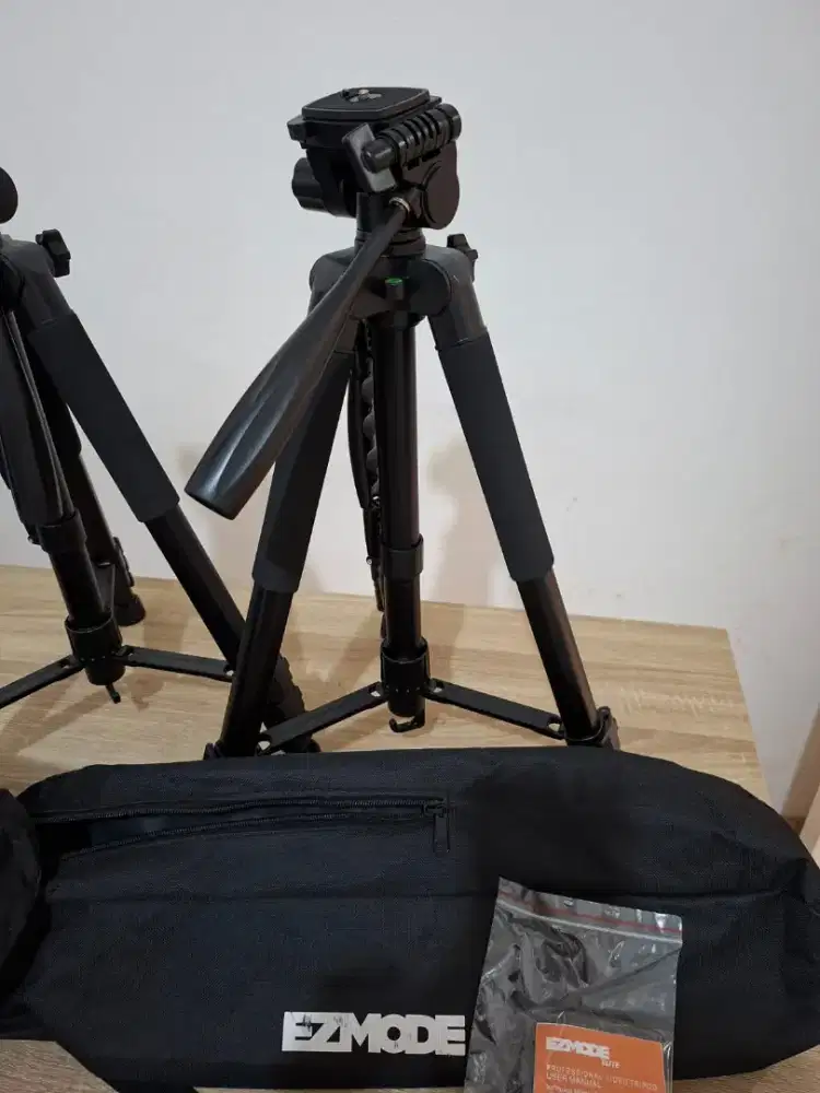 PROFESIONAL TRIPOD STAND EZMODE MASTER