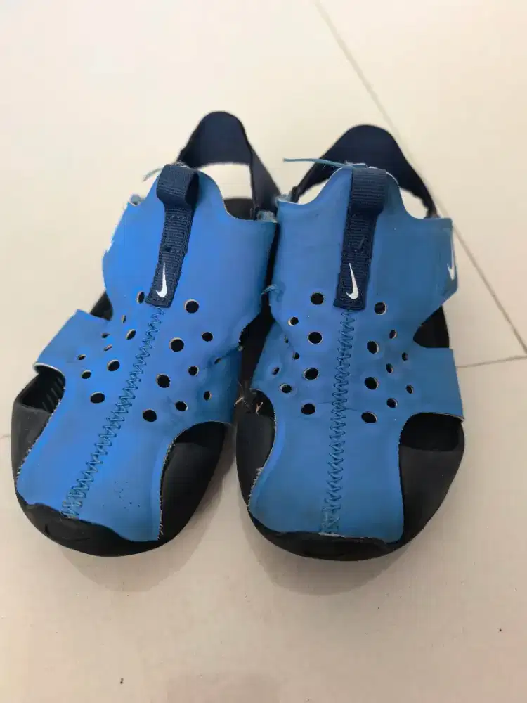 Sepatu sandal anak preloved