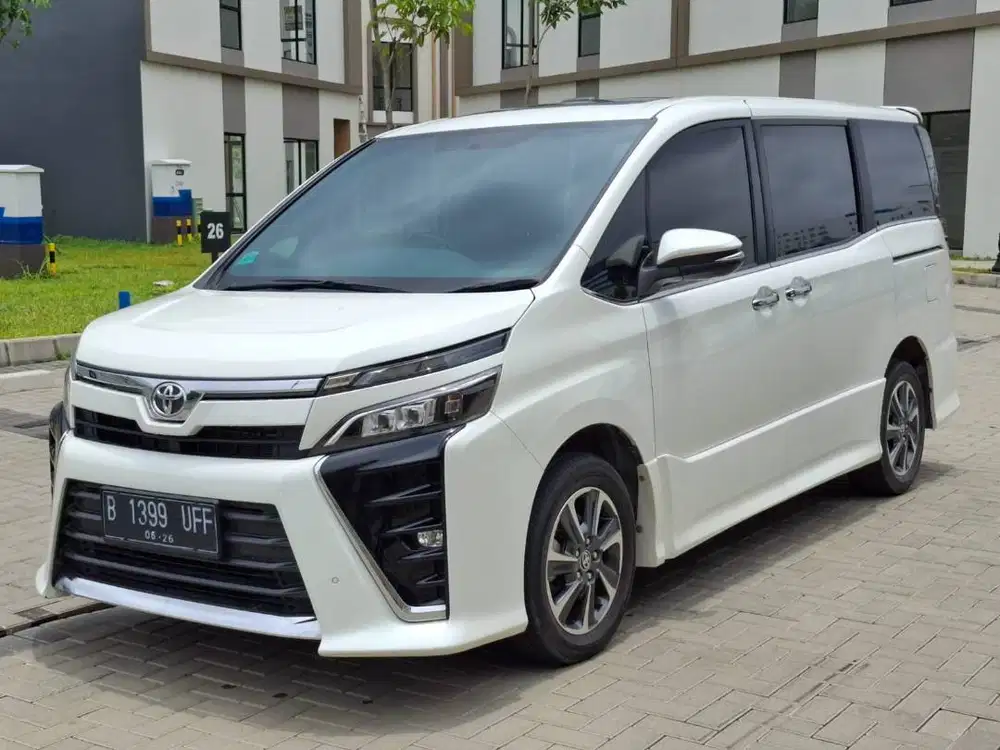 ( TDP 10JT ) Toyota Voxy 2.0 AT/CVT/METIC 2021 Putih_TERMURAH