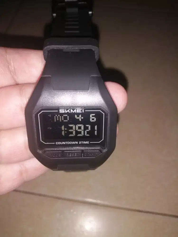 Jam Tangan tipis 0,8 mm