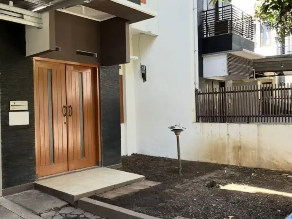 Rumah Sudah Renov Di Buah Batu Regency Bandung