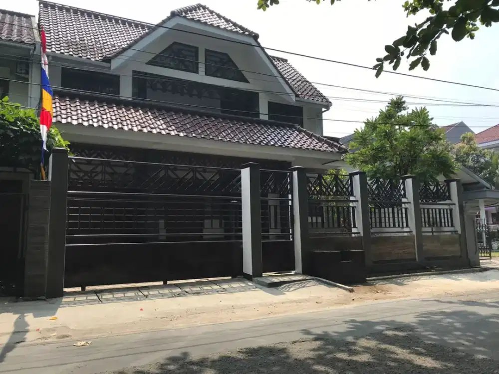 Rumah Mewah 2 Lantai Di Simpang Pahlawan Cikutra Bandung