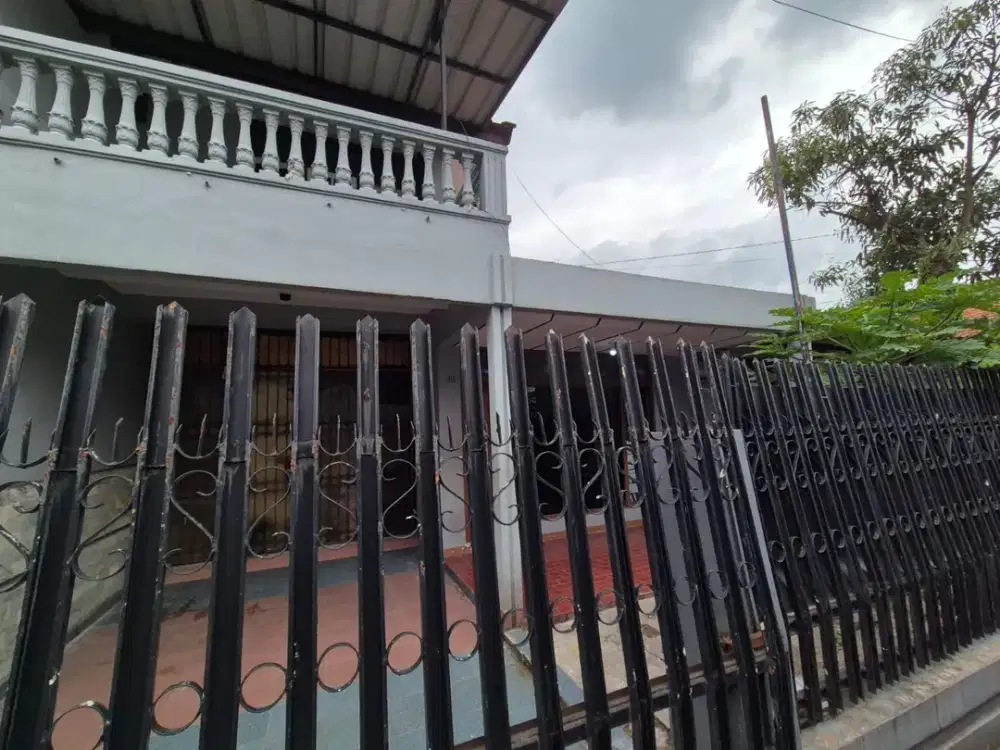 Rumah Lama Nyaman Dalam Komplek Turangga Bandung