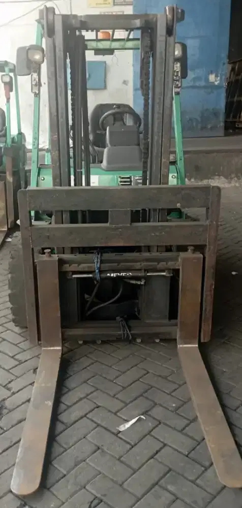 Mimitsubishi forklift tahun 2014