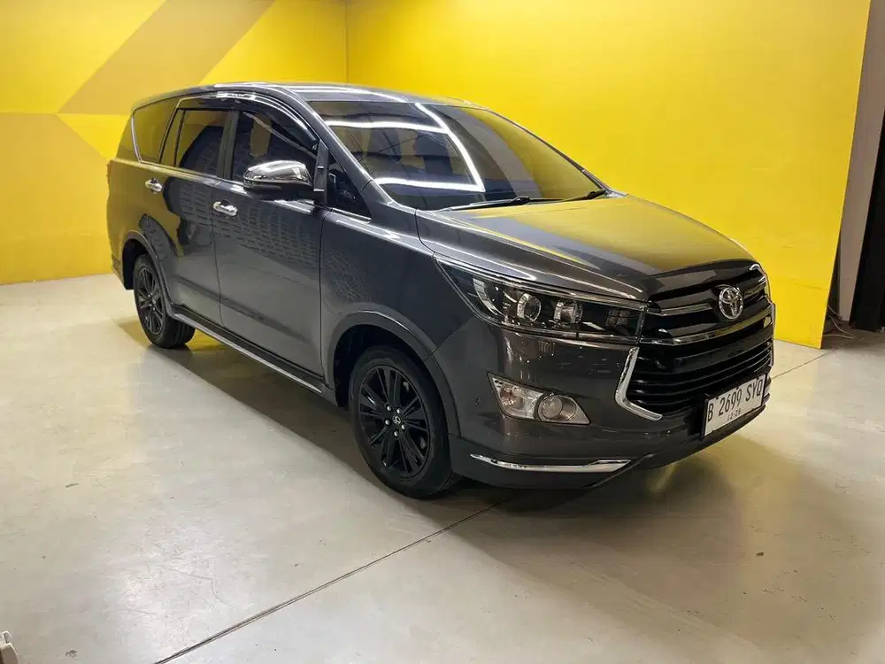 [Pajak Panjang] Toyota Innova Venturer 2.4 Diesel AT 2018