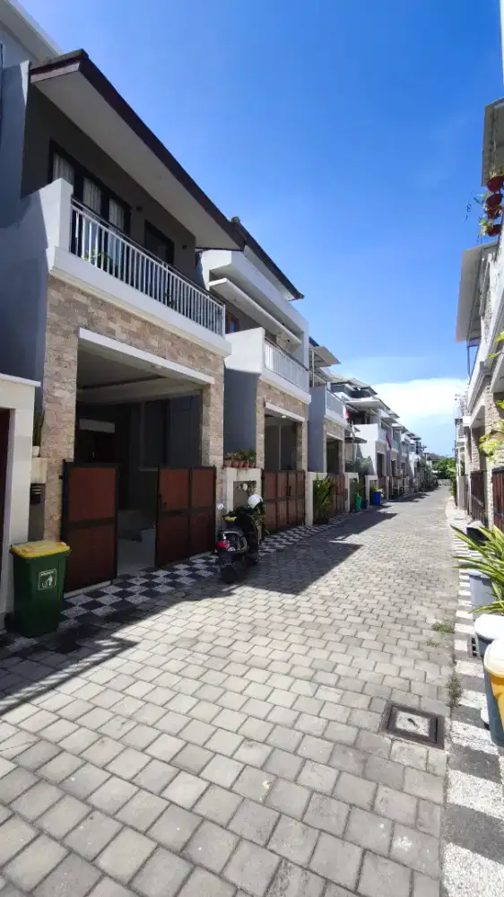 RUMAH MEWAH 3 LANTAI+POOL SANUR MURAH BUC