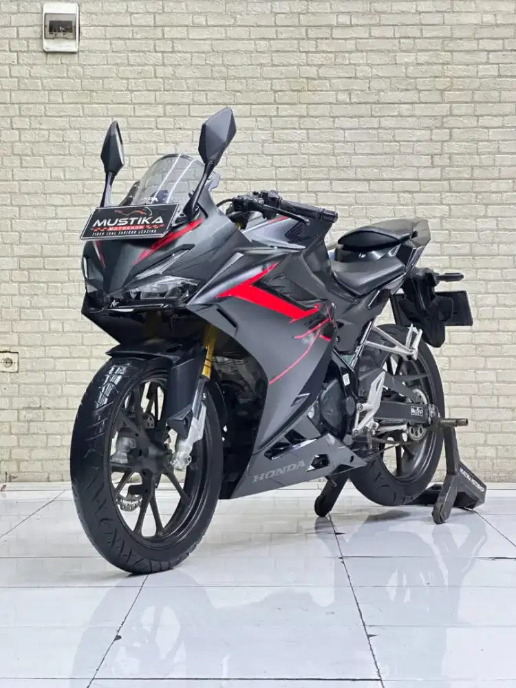 TERMURAH‼️Honda CBR 150R Facelift 2021 Black Favorit