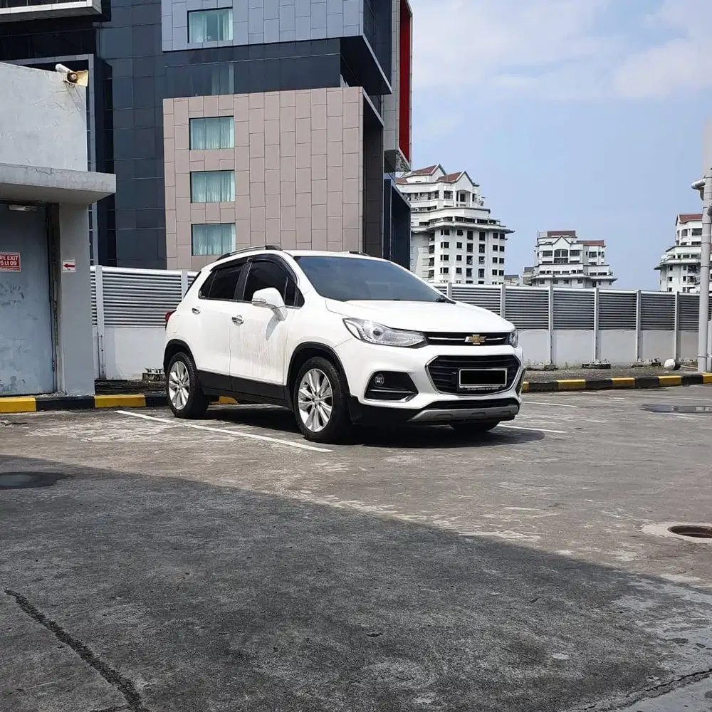 (TDP 15JT) LOW KM 66 RB ! CHEVROLET TRAX PREMIER 2019 PUTIH !