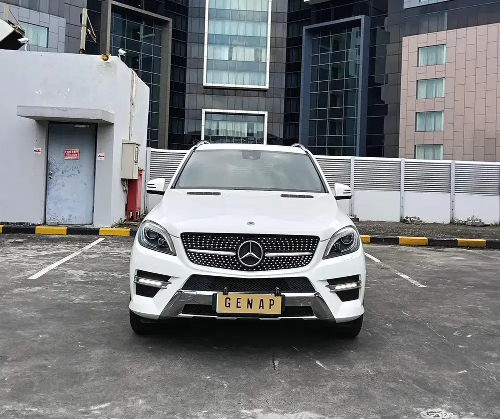 Mercy ML 400 AMG 2015 Putih Metalik