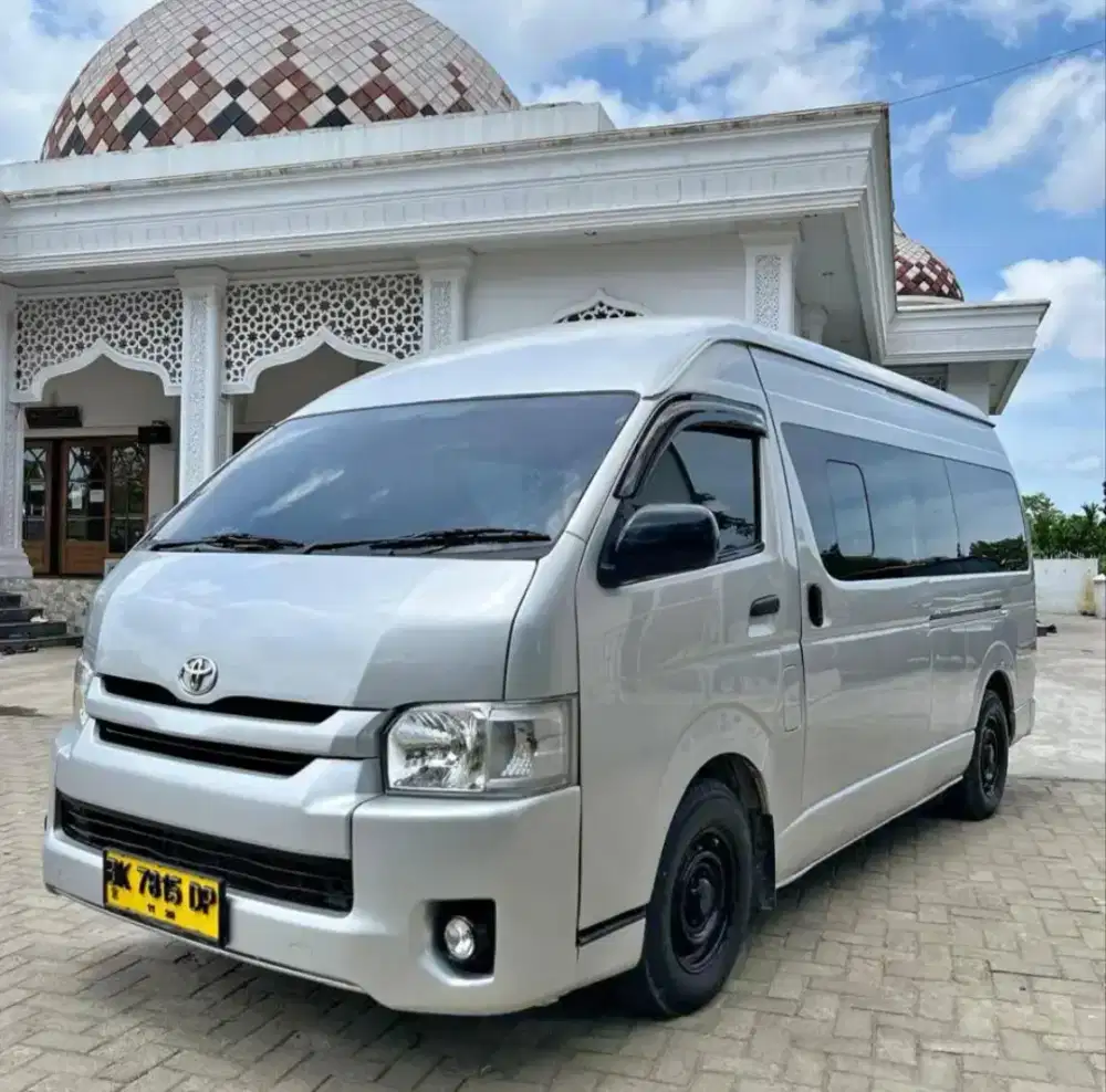 Toyota Hiace commuter