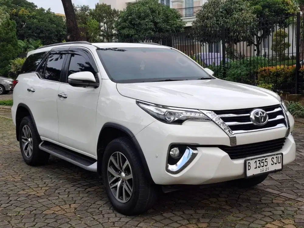Toyota Fortuner VRZ 4x2 AT/CVT/METIC 2017 Putih_TERMURAH