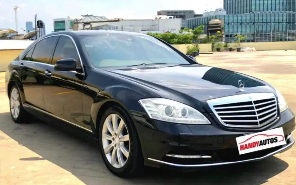 Mercedes Benz S300L Solitaire Facelift Tahun 2010 Automatic Hitam