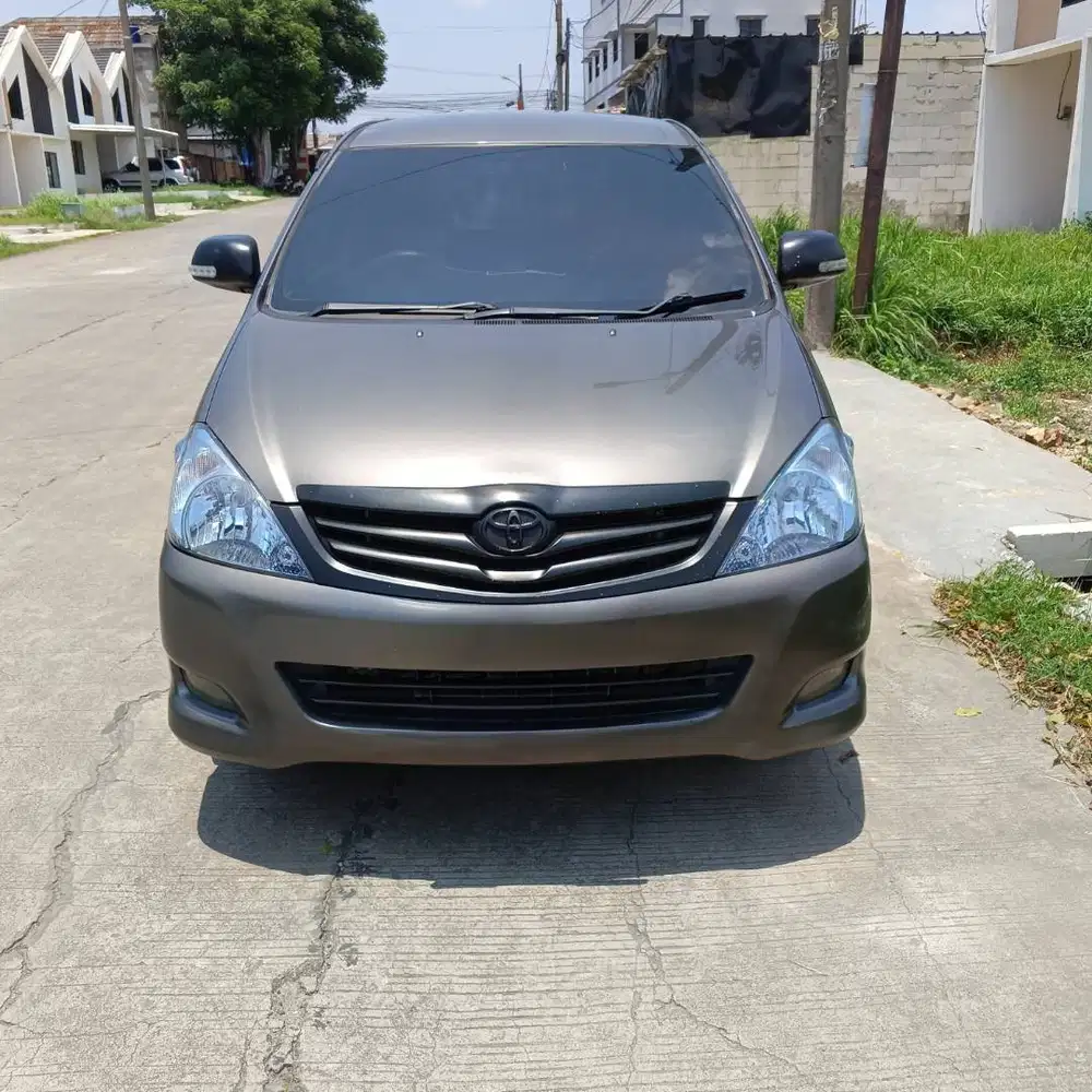 Kijang Innova 2.0 E+ M/T