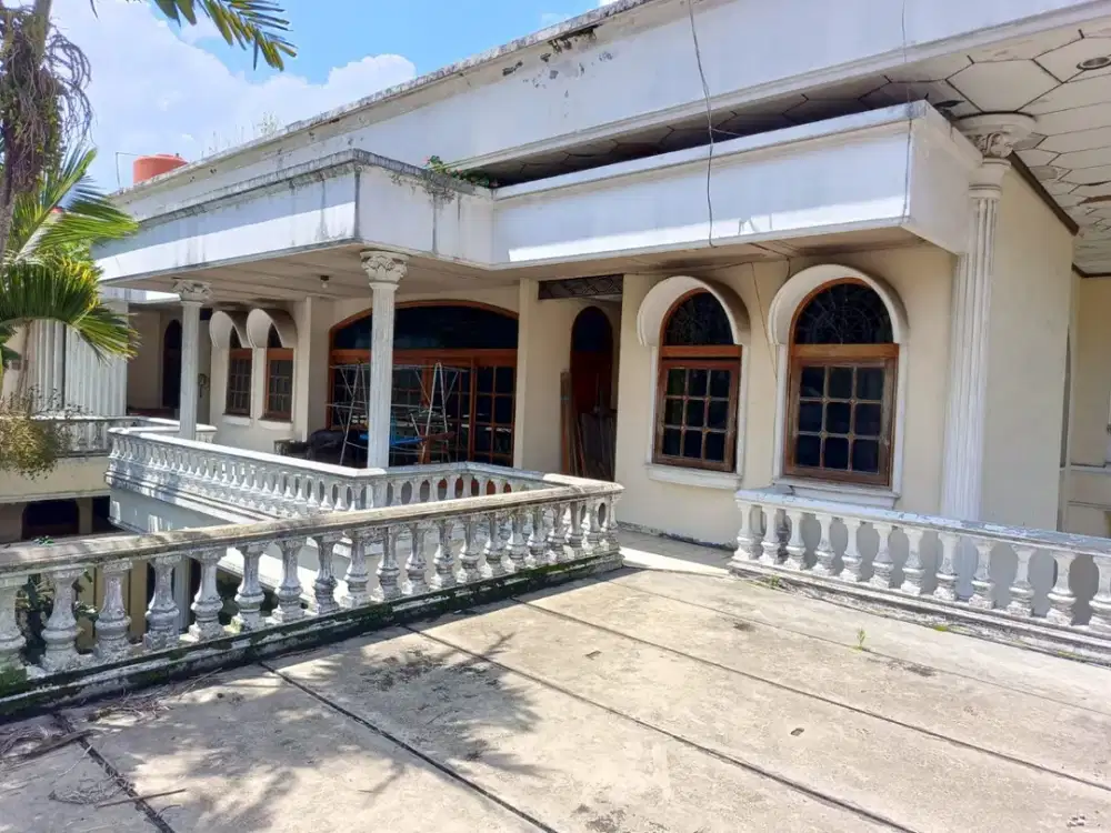 Rumah Luas Nyaman Terawat di Tubagus Ismail Bandung