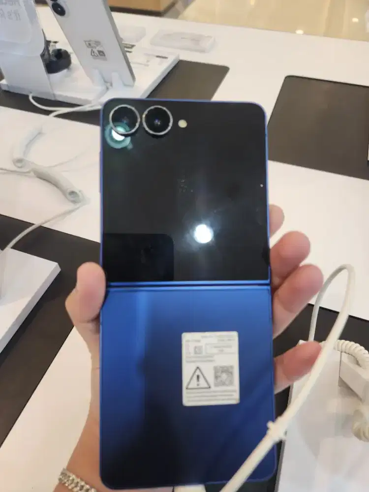 SAMSUNG GALAXY ZFLIP 7 12/512