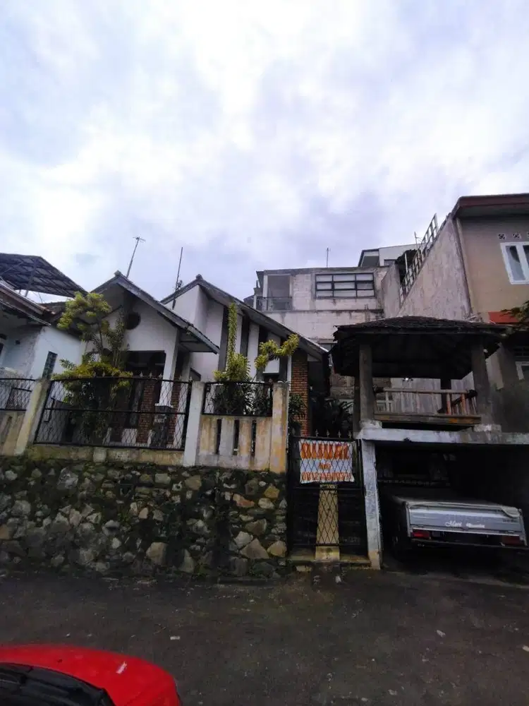 Rumah Vila Strategis Dekat Kota dan Siap Huni di Padasuka Kota Bandung