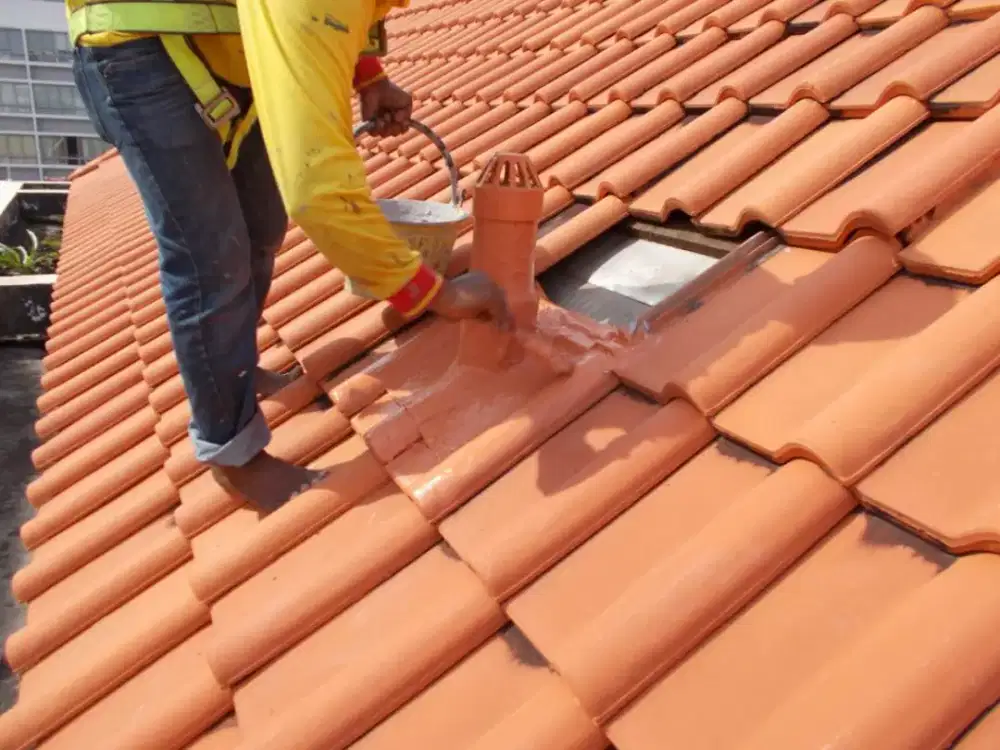 Terima perbaikan atap bocor, rembes, renovasi, dll