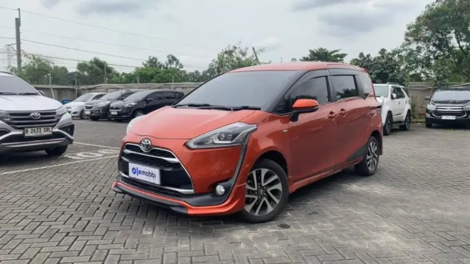 DP MURAH - Toyota Sienta 1.5 Q Bensin AT 2018 Orange