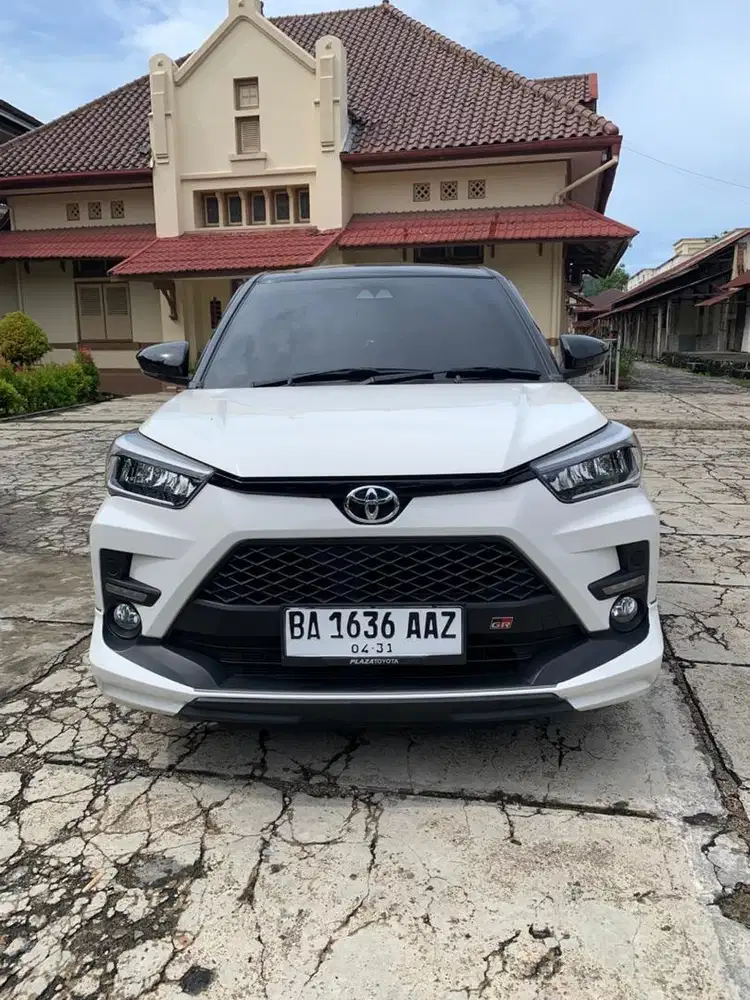 Raize GR 1.0 Turbo TSS CVT  Two Tone