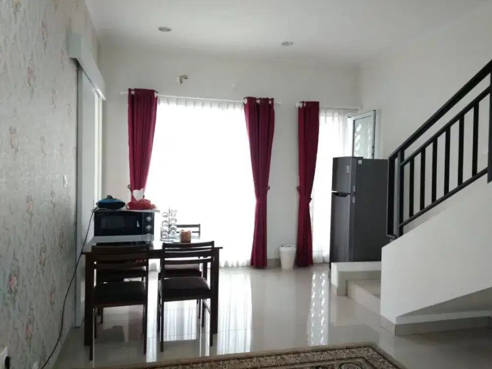 DISEWAKAN RUMAH SUMMARECON BANDUNG CLUSTER AMANDA FURNISH