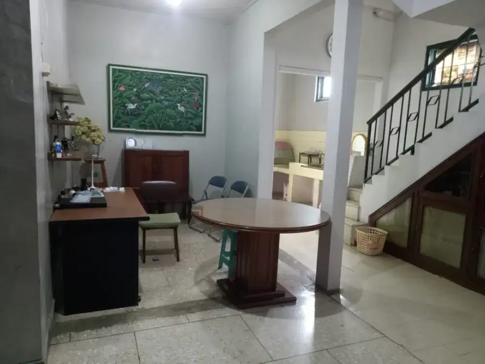 Rumah 2 Lantai Nyaman di Sayap Lengkong Besar Bandung