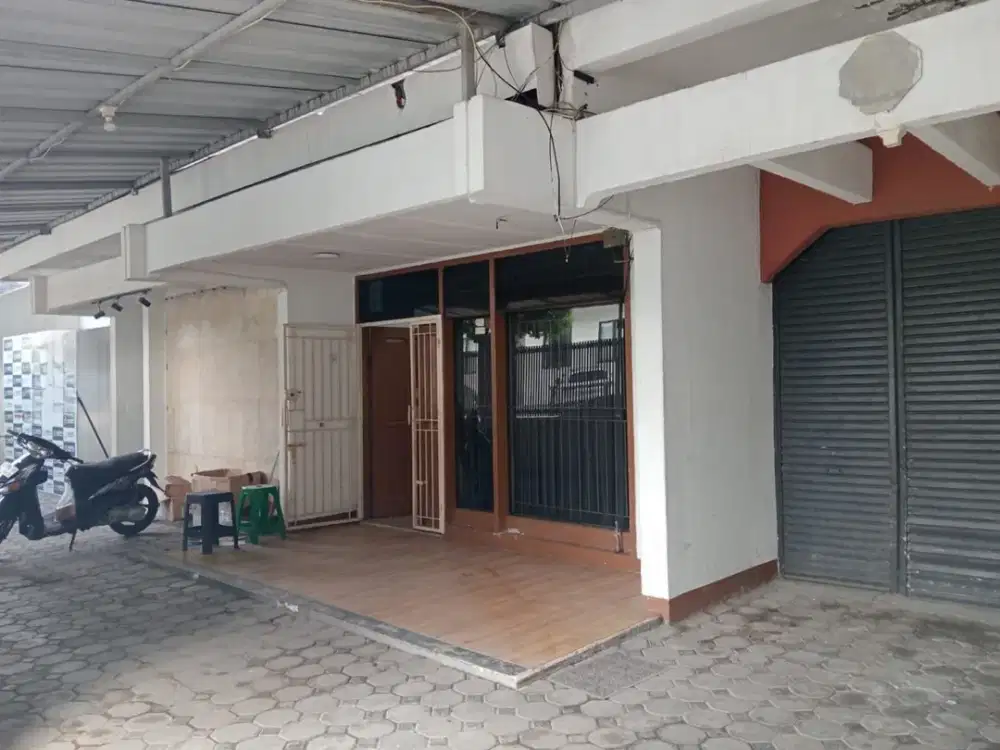 Rumah Terawat Luas di Parakan Dekat Batununggal Bandung