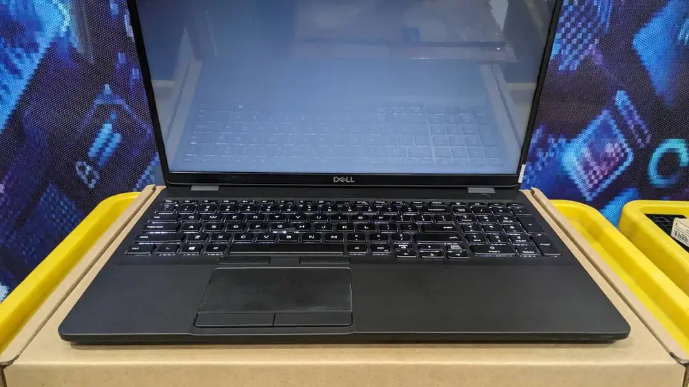 Dell Latitude 5500 i7-8665U RAM 8 GB SSD 512 GB Layar 15.6 inch