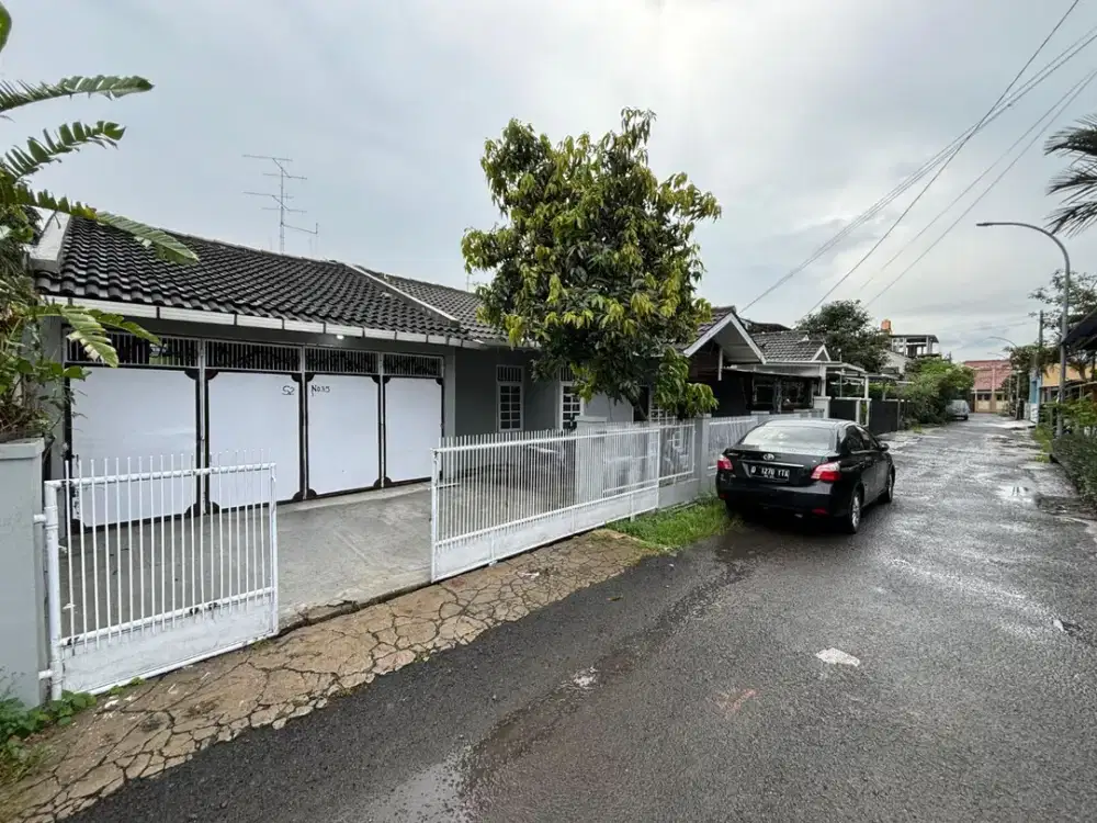 Rumah Hoek 1 Lantai Dekat Taman Di Margahayu Raya