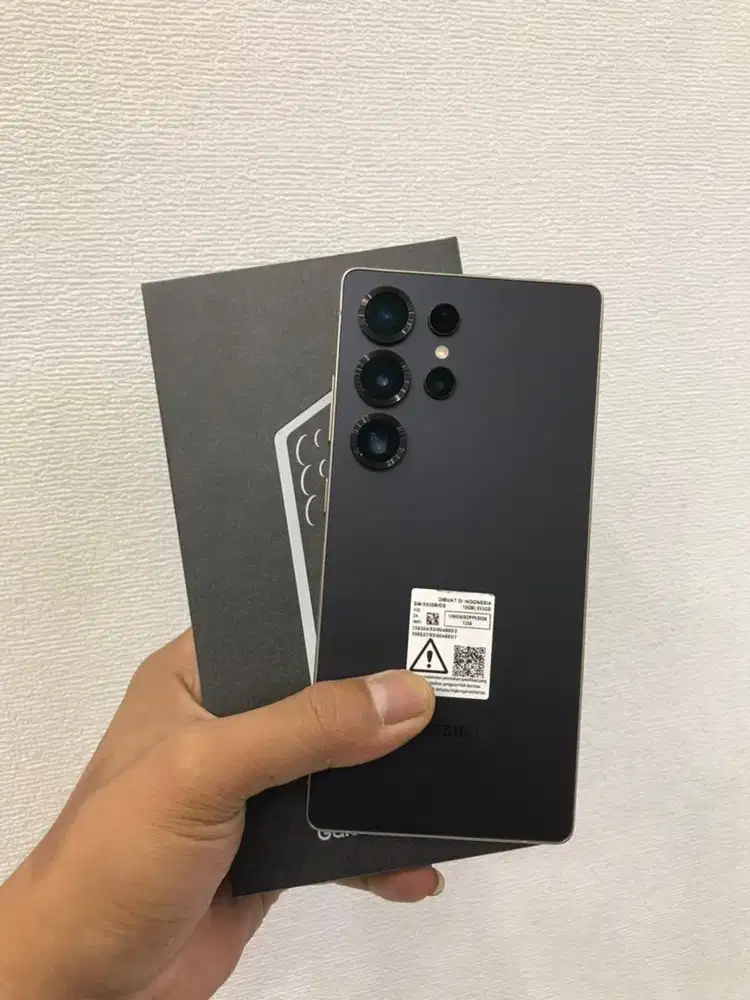 Samsung galaxy s25 ultra 512 super like new