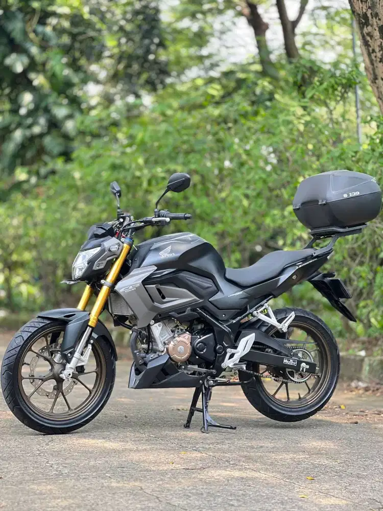 HONDA NEW CB150R 2023 BLACK KM 3K PAJAK HIDUP NO MINUS