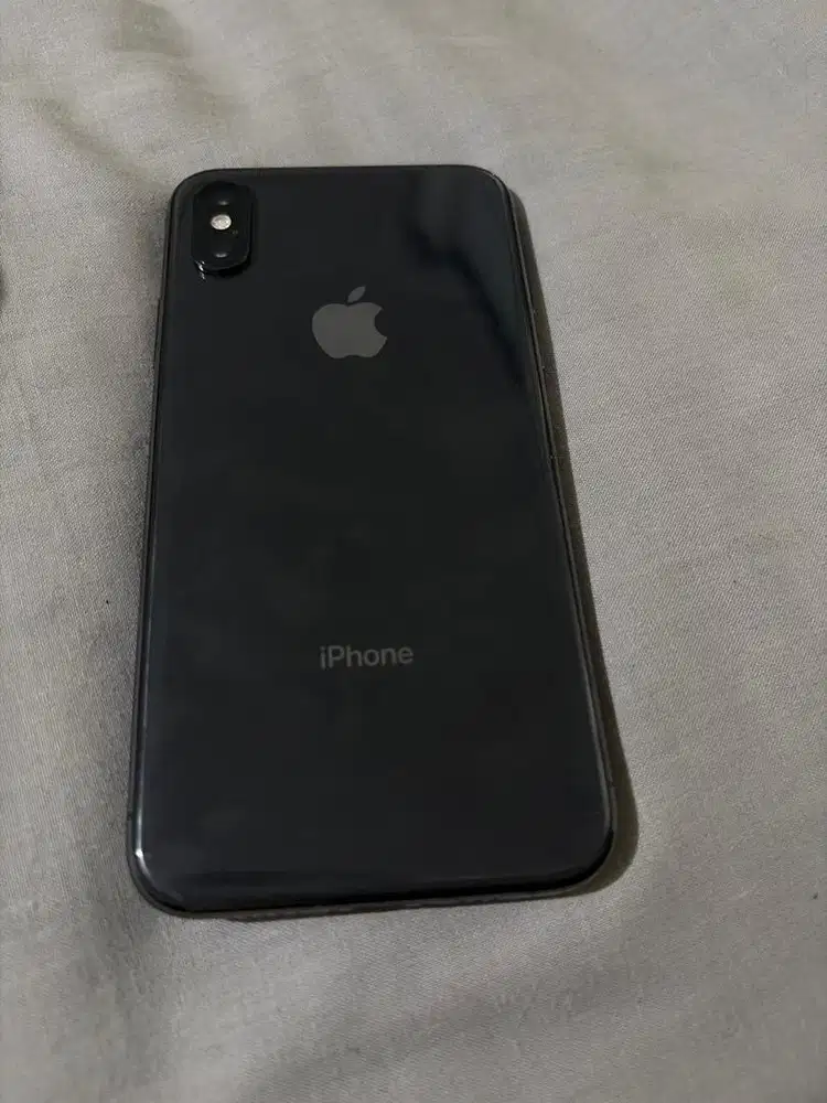Iphone xs bekas kondisi masih sangat bagus tidak ada lecet lengkap