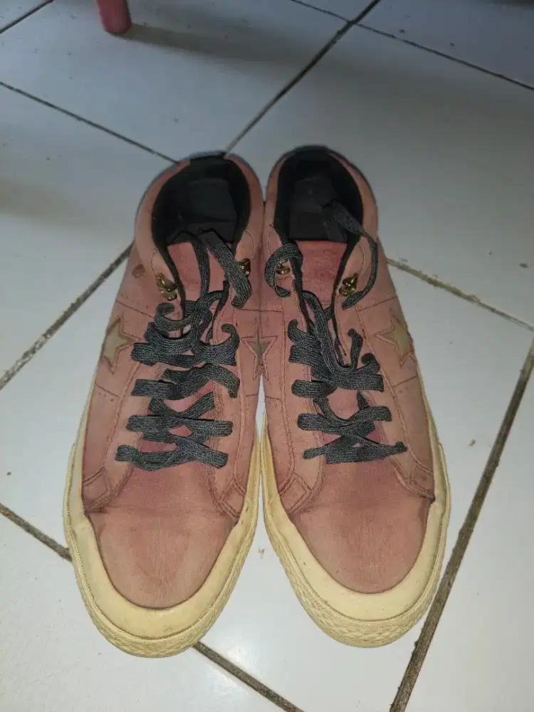 Sepatu Converse one Star