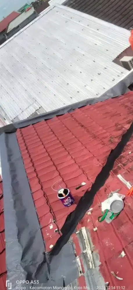 Terima perbaikan atap bocor, renovasi, rembes, dll