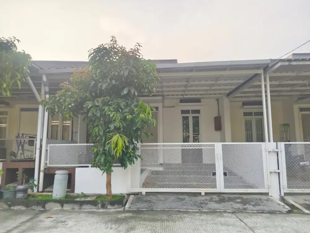 Rumah Minimalis Nyaman di Taman Kopo Indah 1